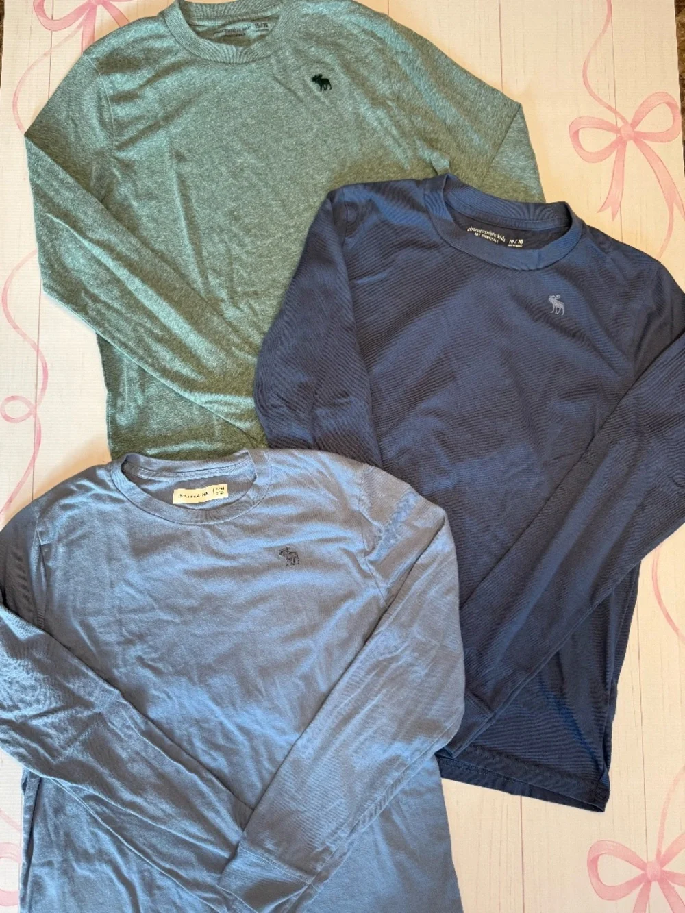 Abercrombie Kids Set of 3 Long Sleeve T-shirts 1 size 13/14 others 15/16